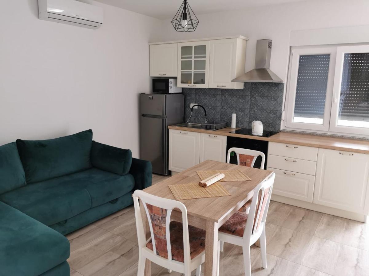 Relax 1 Apartment Pakostane Luaran gambar